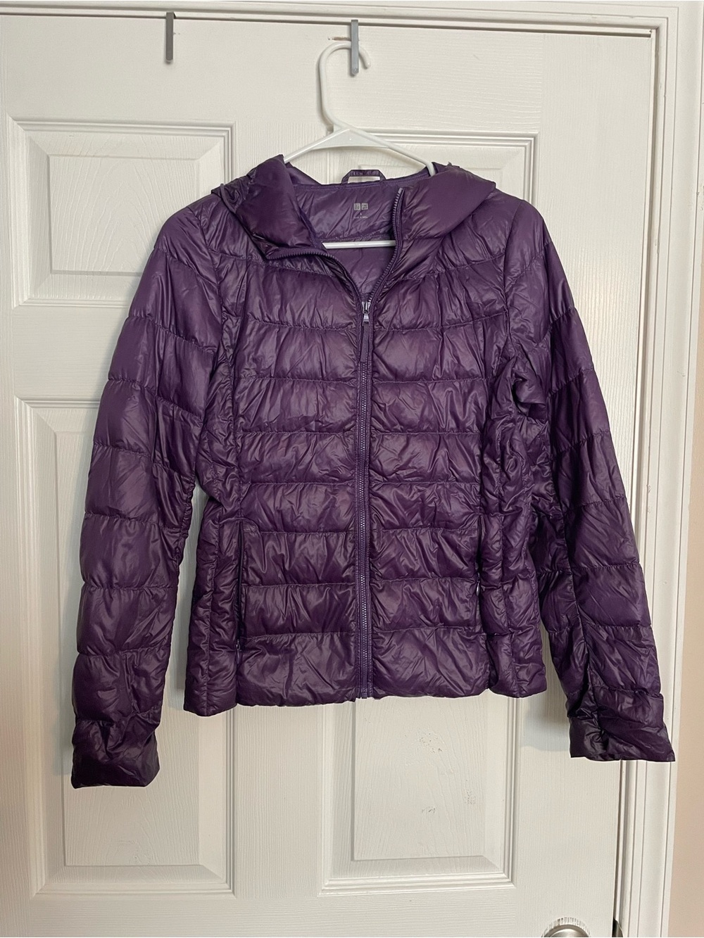 Uniqlo Women's size Small Lightweight Quilted Hooded Down Filled Jacket - Purple